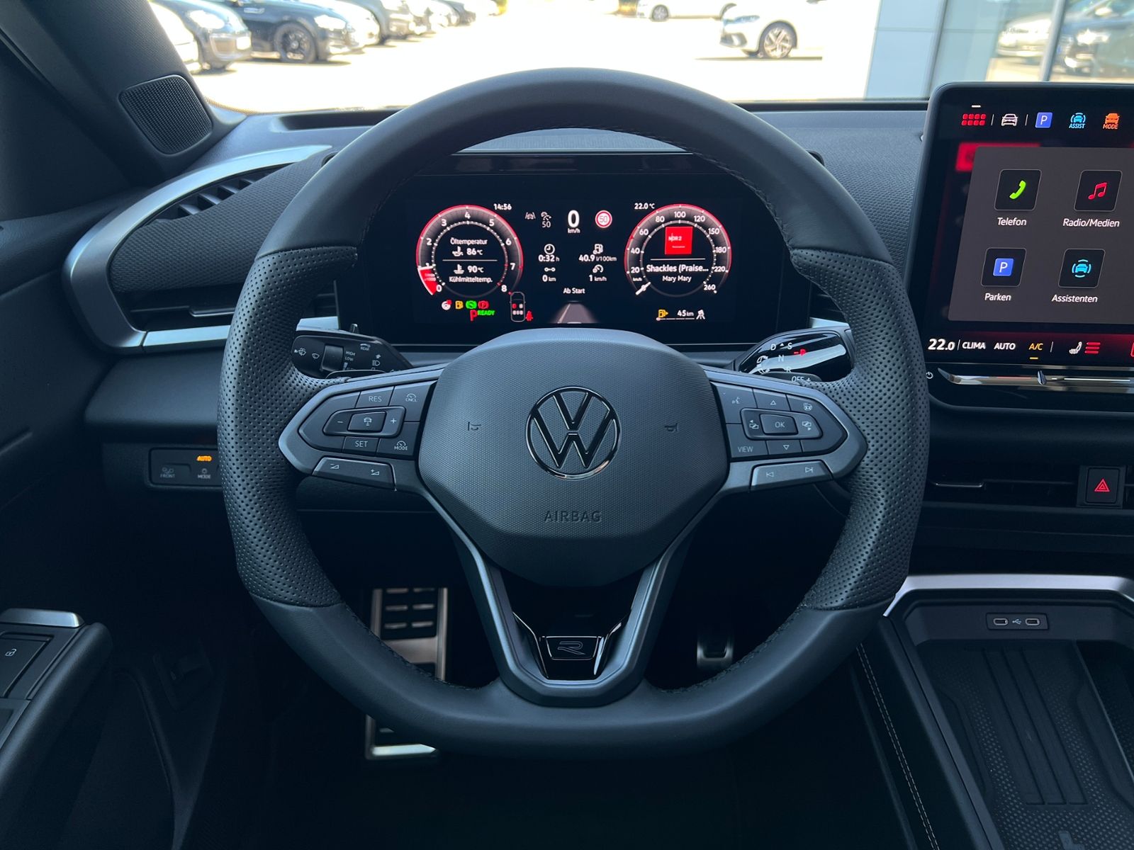 Fahrzeugabbildung Volkswagen T-Roc R-Line 1.5 eTSI DSG *BlackStyle,IQ-Light,N
