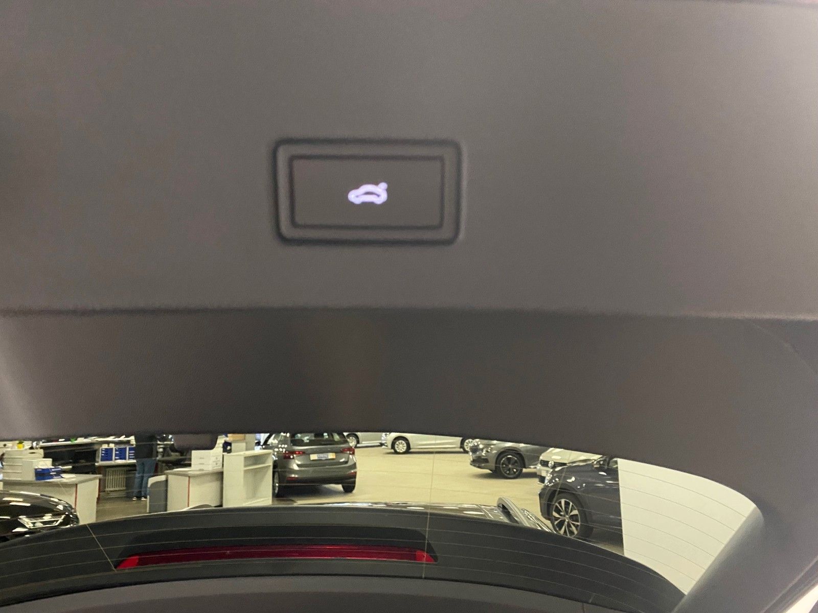 Fahrzeugabbildung Volkswagen T-Roc 1.5 TSI DSG+STYLE+PANORAMA+AHK+GARANTIE+BC