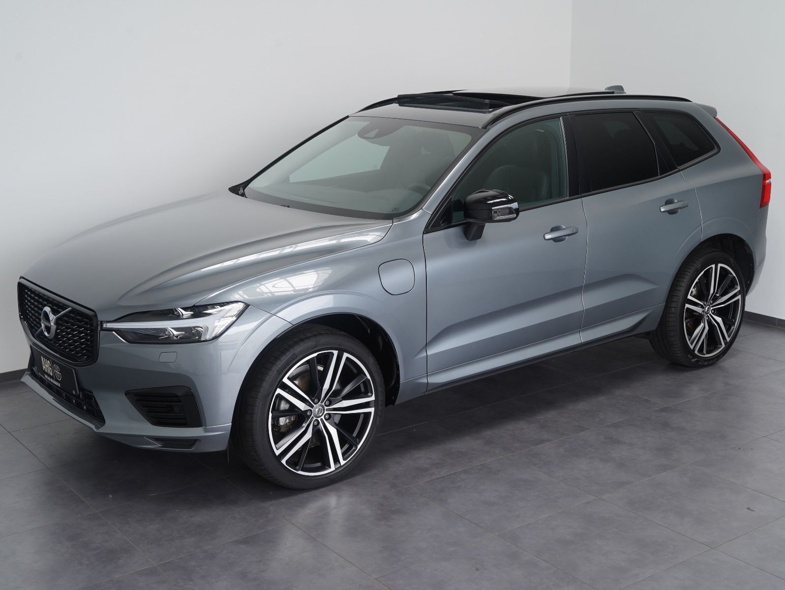 Fahrzeugabbildung Volvo XC60 T6 AWD Recharge Twin Engine R Design PANO