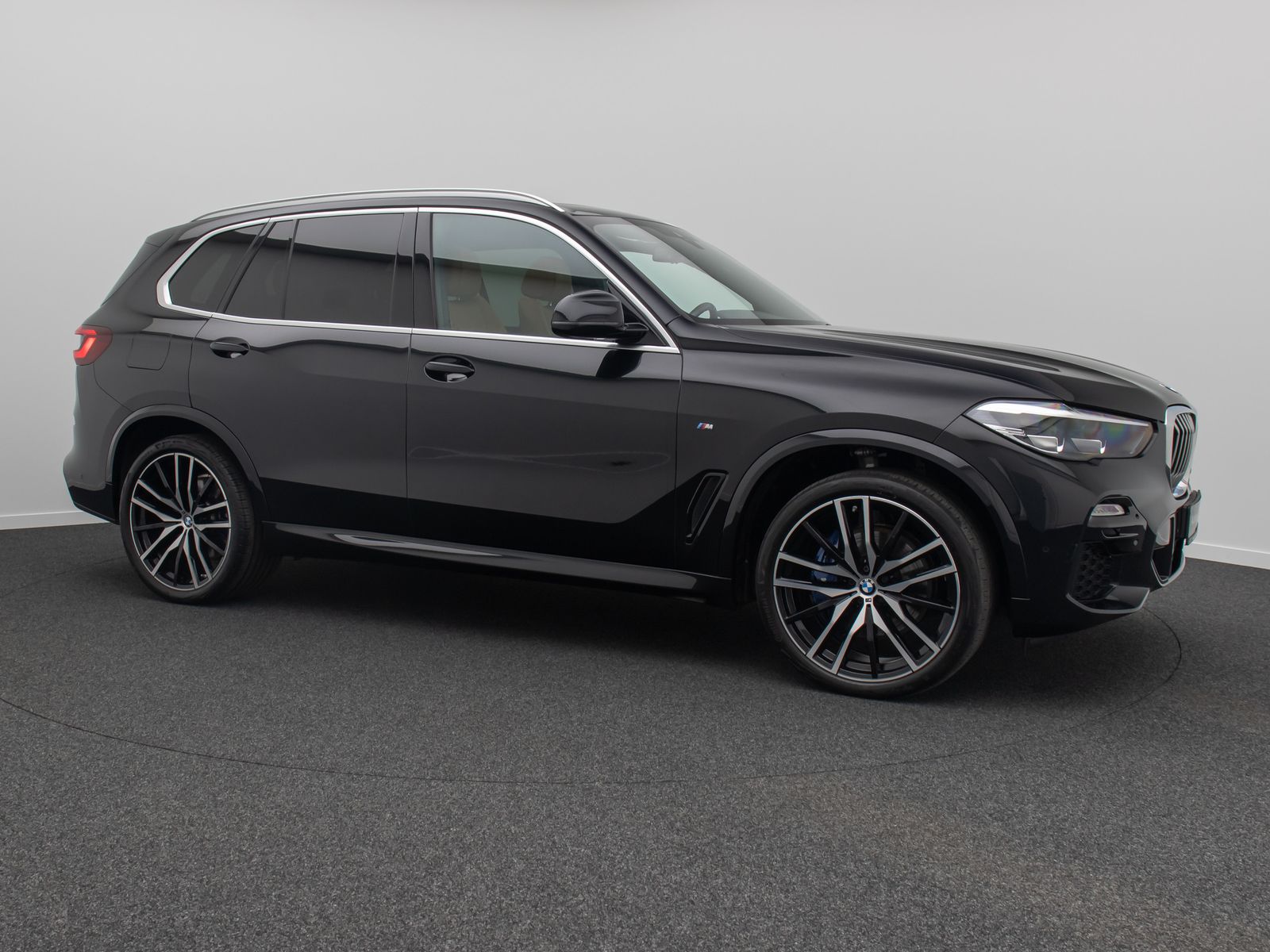 Fahrzeugabbildung BMW X5 xD30d M Sport B&W HUD DAB Panorama 22Zoll