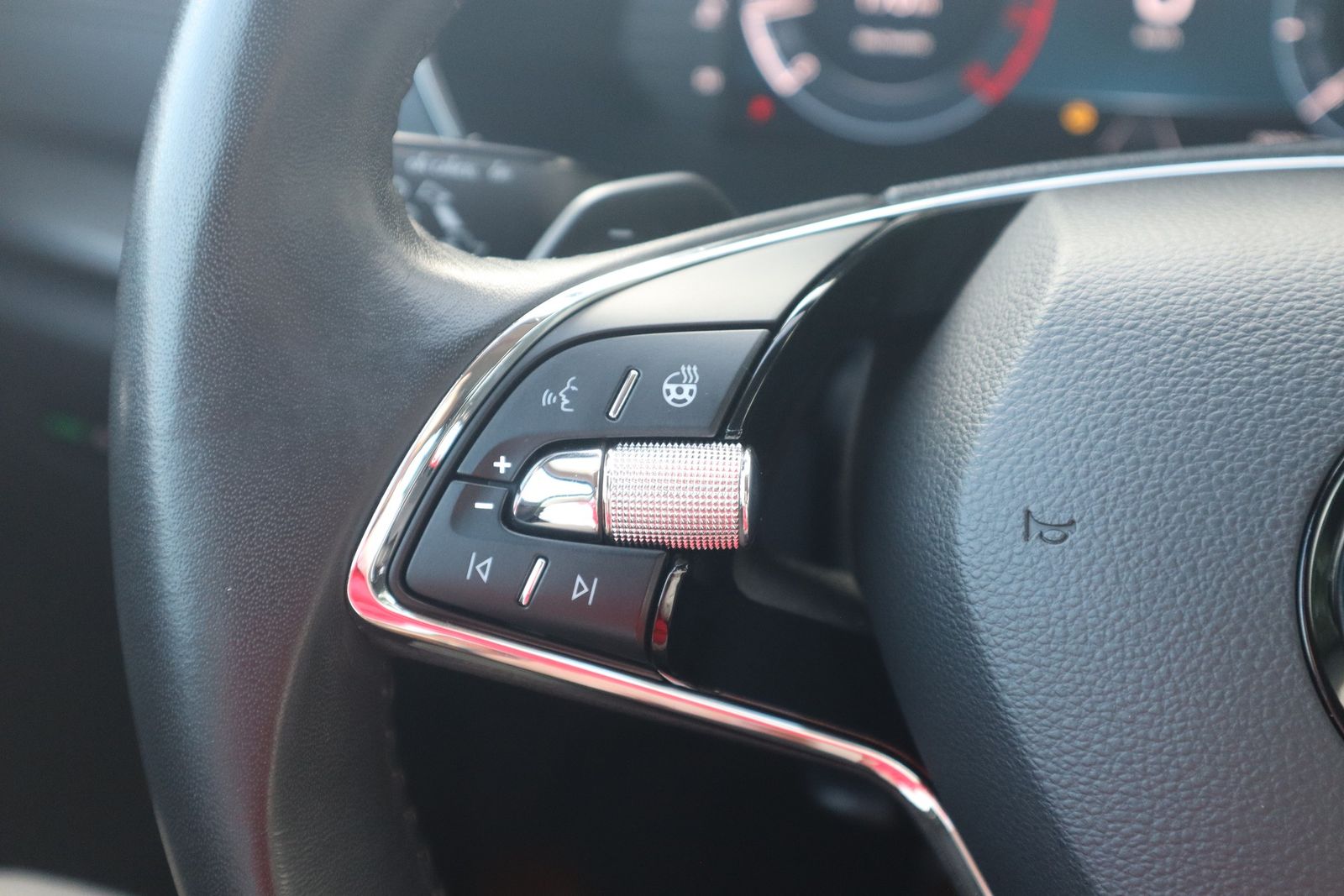Skoda Octavia Combi 1.0 TSI Ambition LED Navi DAB PDC foto 17