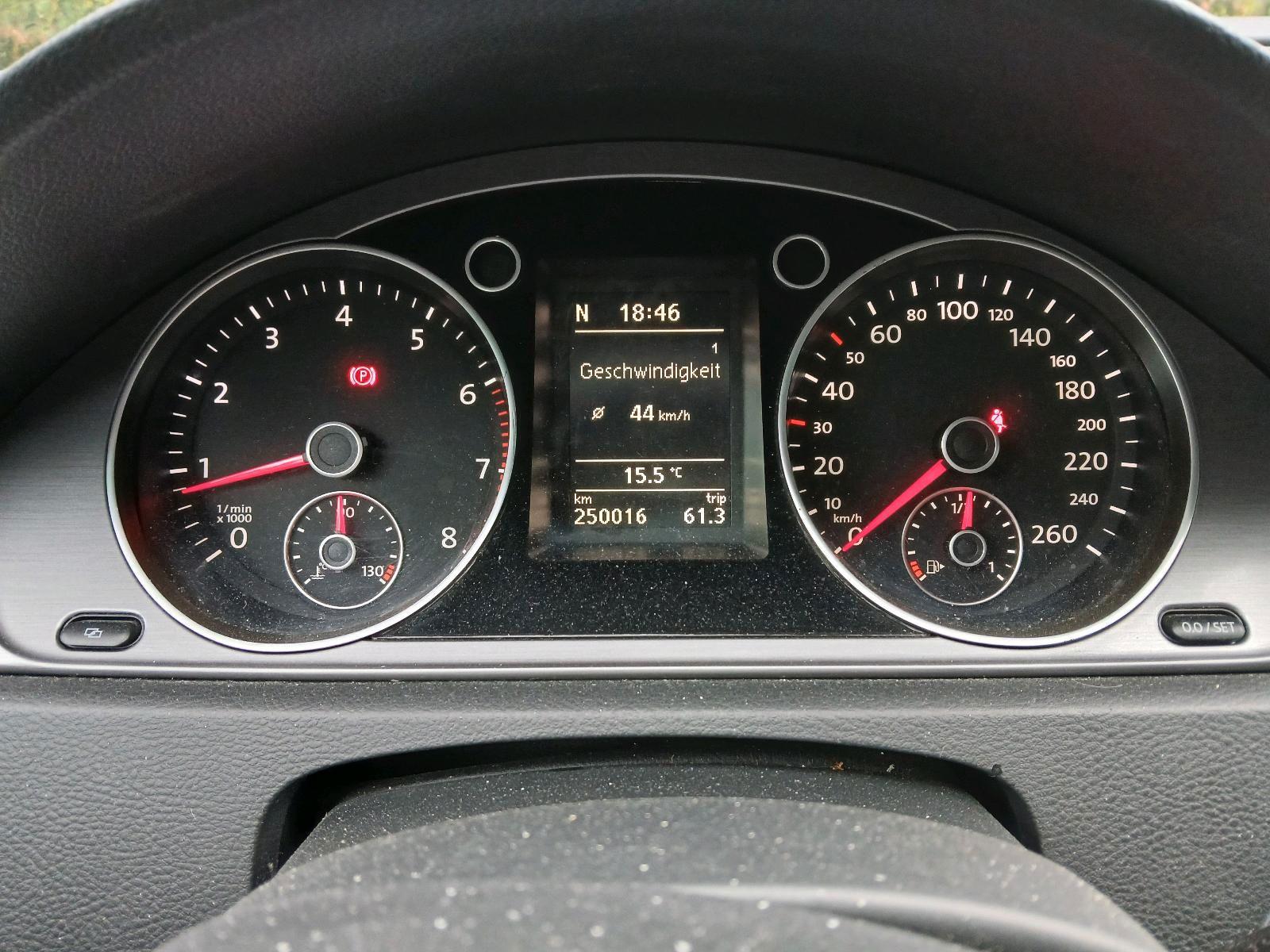 Volkswagen Passat 2012 — photo 8