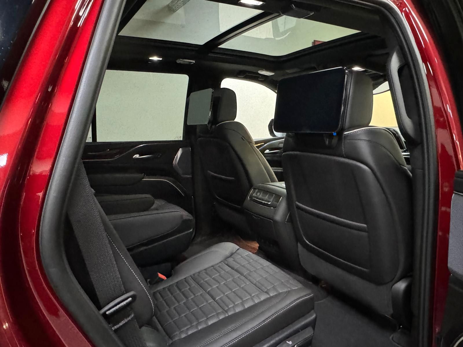 Fahrzeugabbildung Cadillac ESCALADE SPORT-PLATINUM 6.2 V8 -NIGHT VISiON 3 J