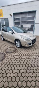 Renault Scenic Luxe 2.0 16V 140 CVT Luxe - Renault Scenic Luxe mit Benzin-Antrieb