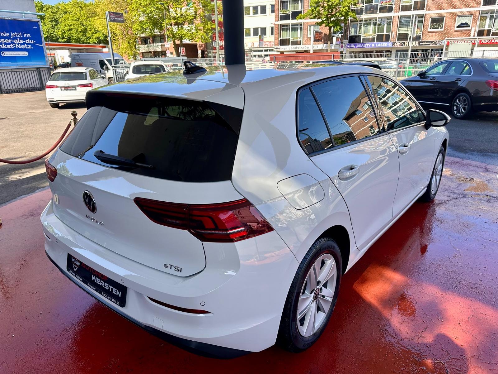 Volkswagen Golf VIII Lim. 1.5 eTSI 110 kW Life LED 1. Hand, миниатюра 3