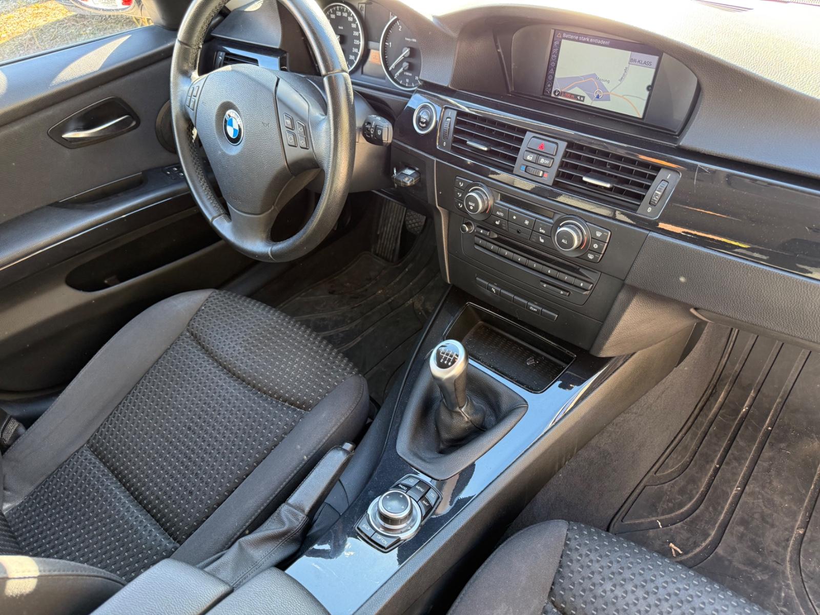 BMW 320 2012 — photo 11