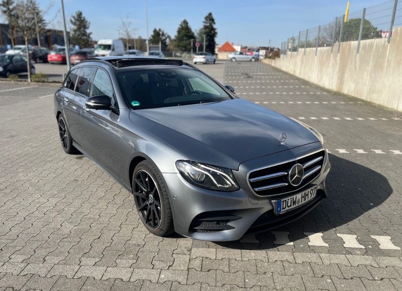 MERCEDES-BENZ E 350 d T AVANTGARDE Autom. AMG Night 360 Kamera
