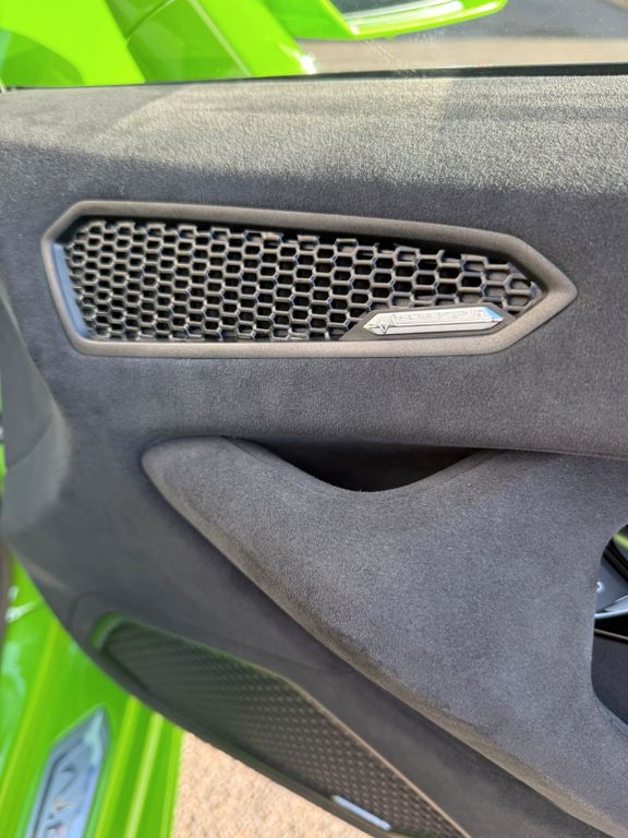 LAMBORGHINI Huracán 2024