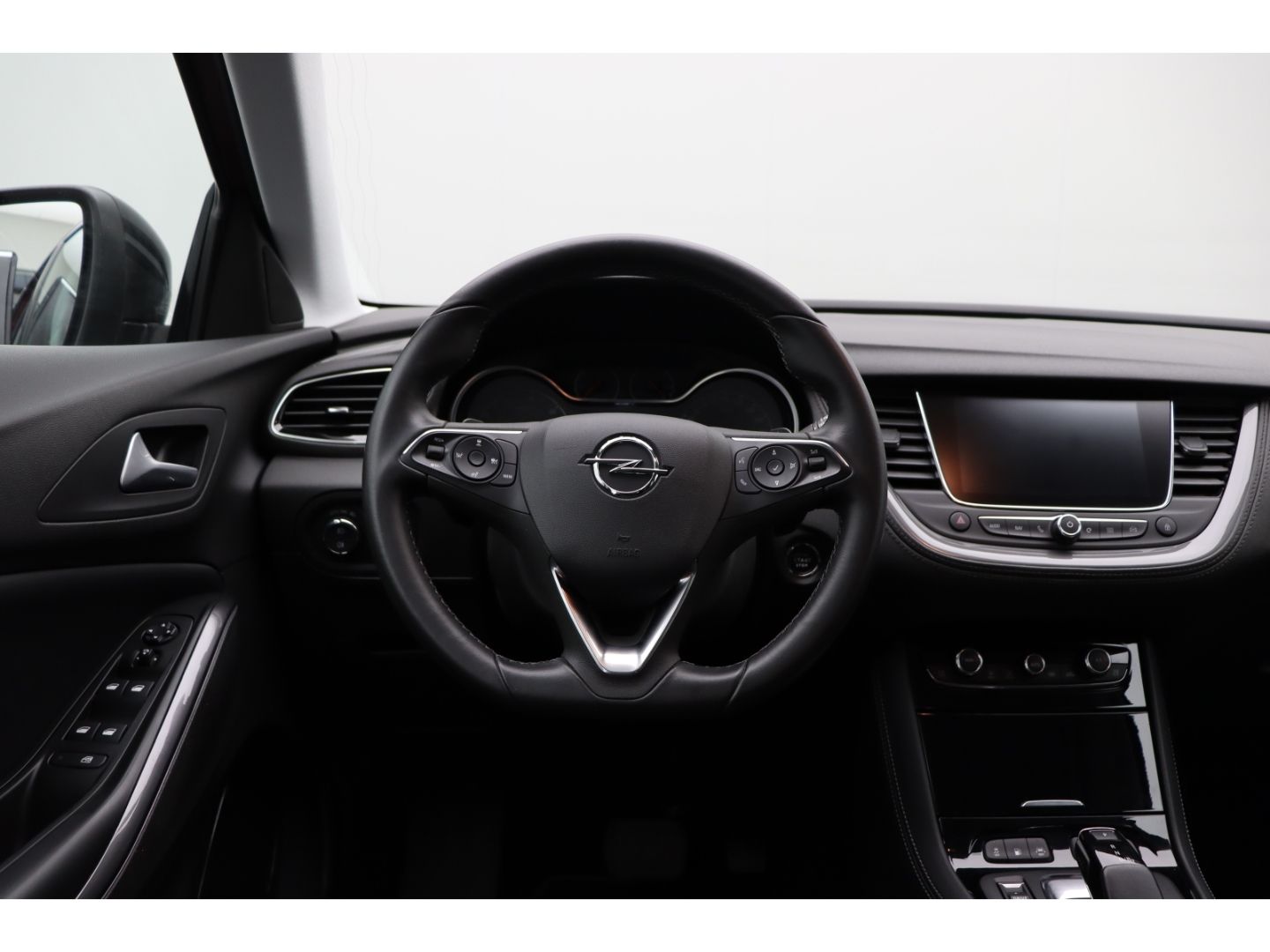 Fahrzeugabbildung Opel Grandland 1.6 Ultimate Plug-in-Hybrid 4 ACC AHK