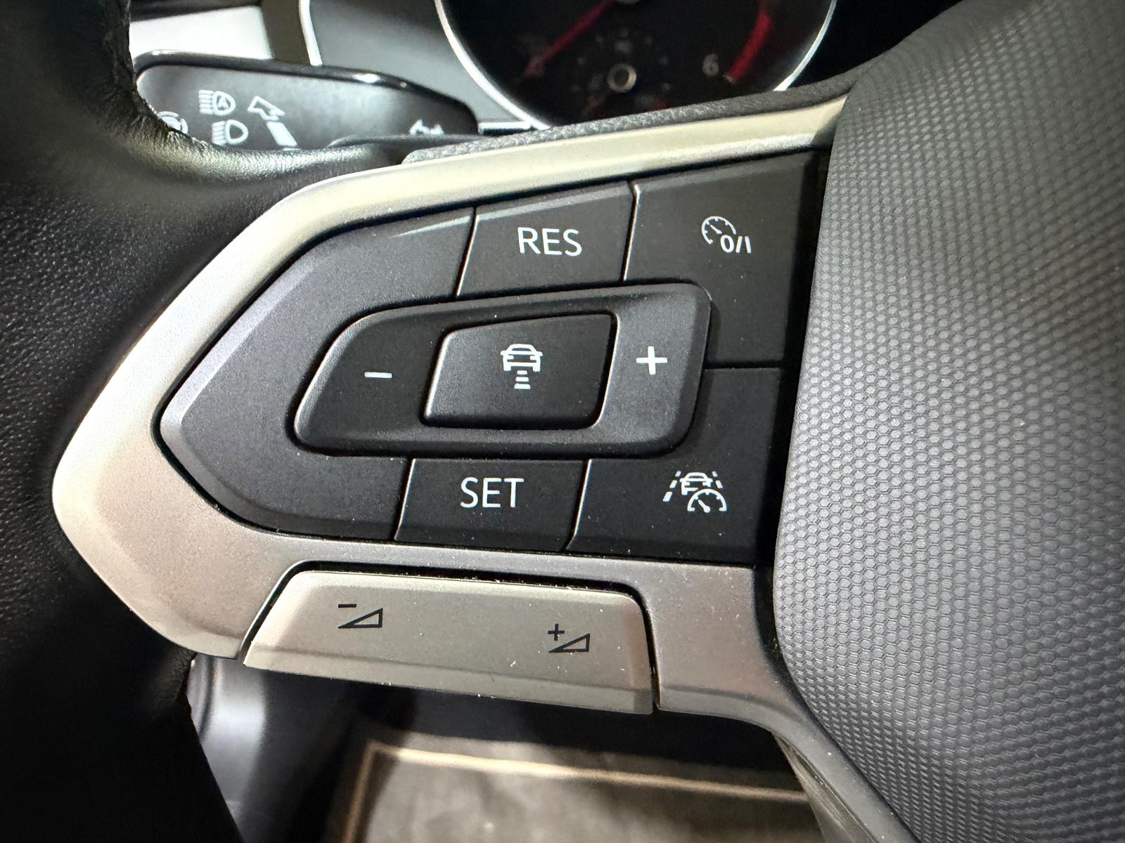 Volkswagen Passat Variant Business 2.0TDI DSG/STANDHEIZ/AHK