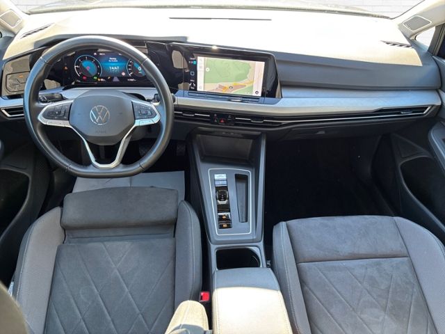 Fahrzeugabbildung Volkswagen Golf Life 2,0 TDI DSG Klima LED Navi Alu