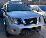 Nissan Navara mit Hardtop  - gebrauchte Nissan Navara aus dem Jahr 2012