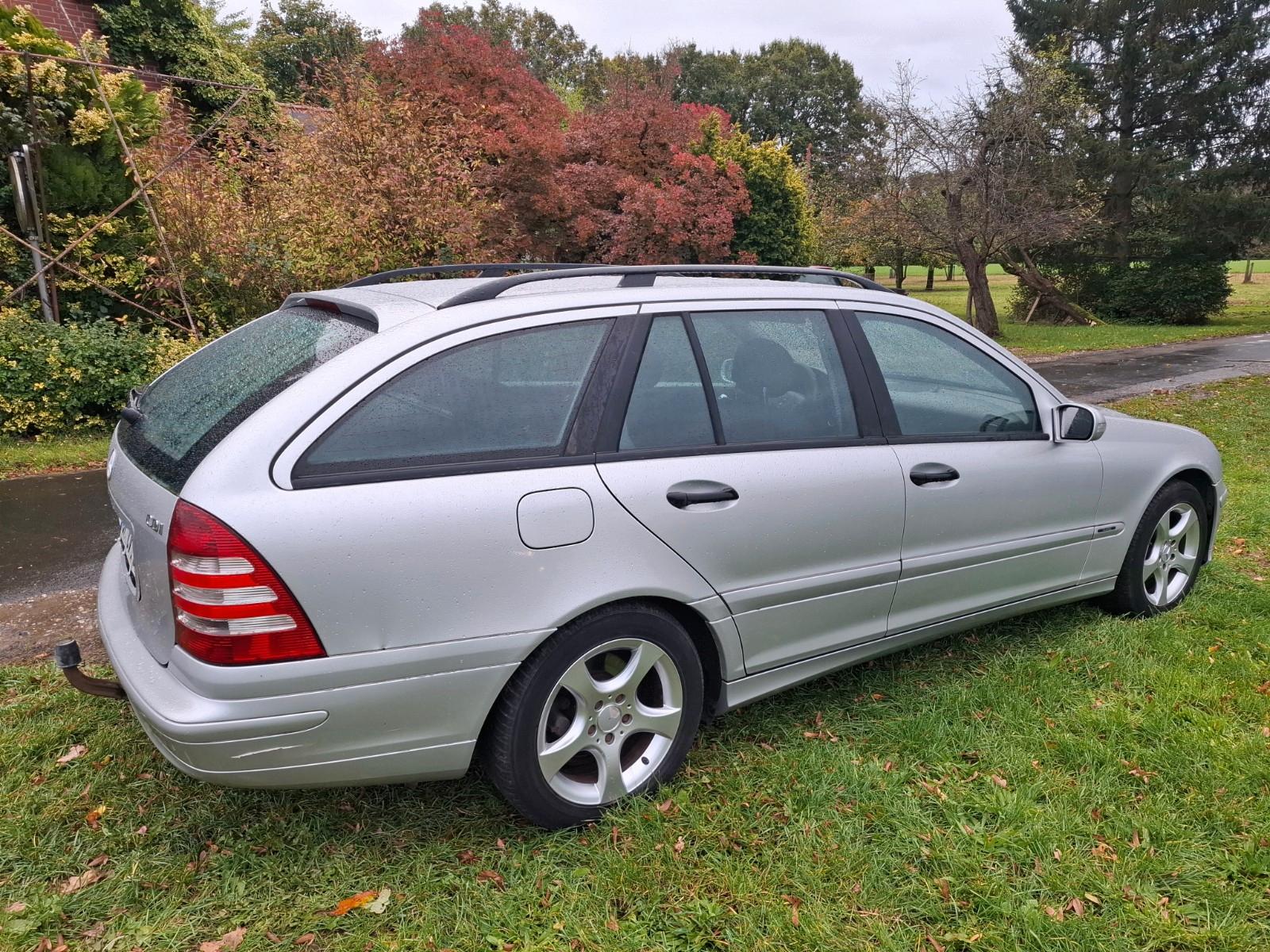 Mercedes-Benz C220 2005 — rear view
