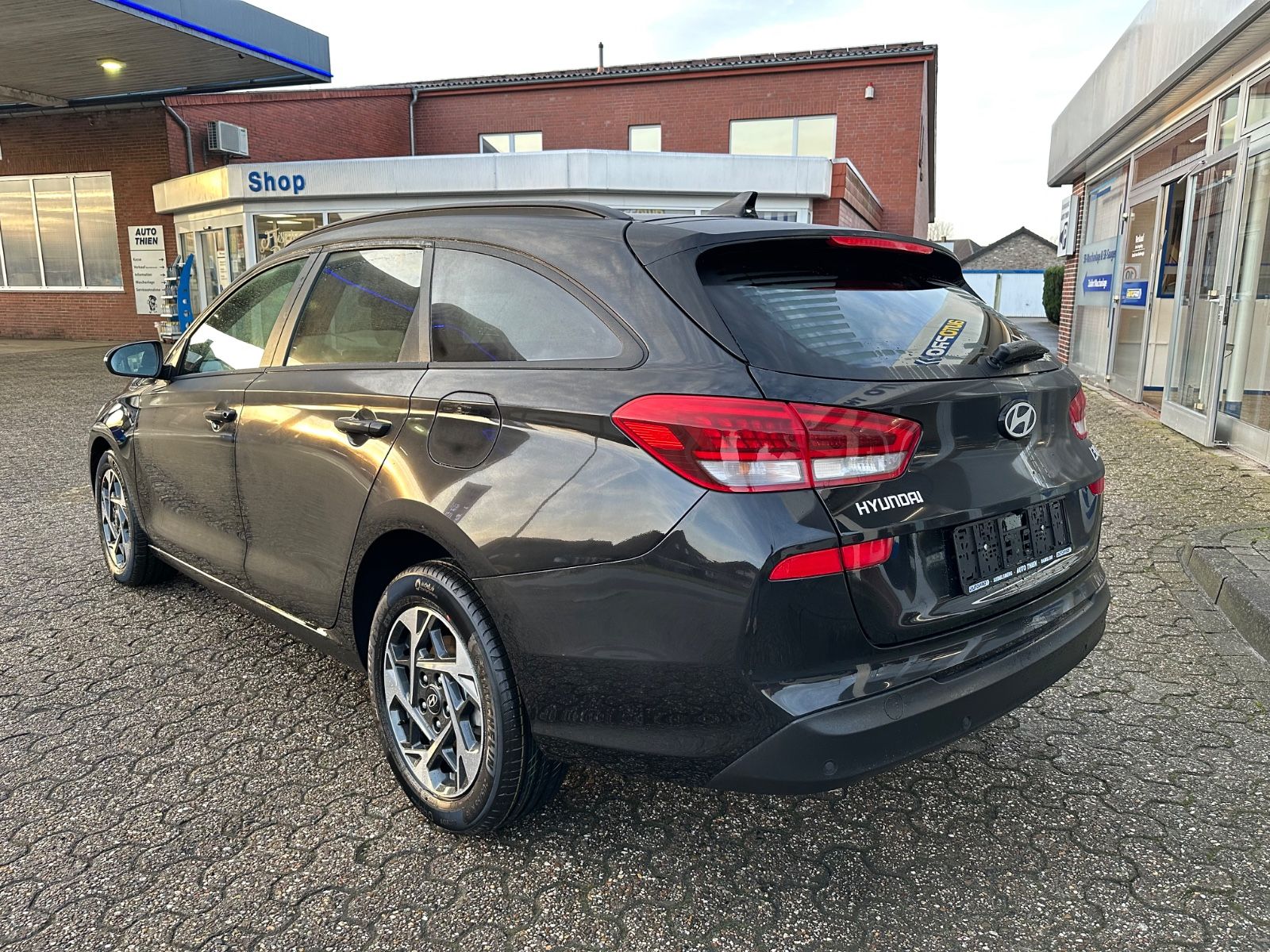 Fahrzeugabbildung Hyundai i30 Kombi 1.5 T-GDI Go DCT NAVI/LED/PDC/SHZ/VIRT