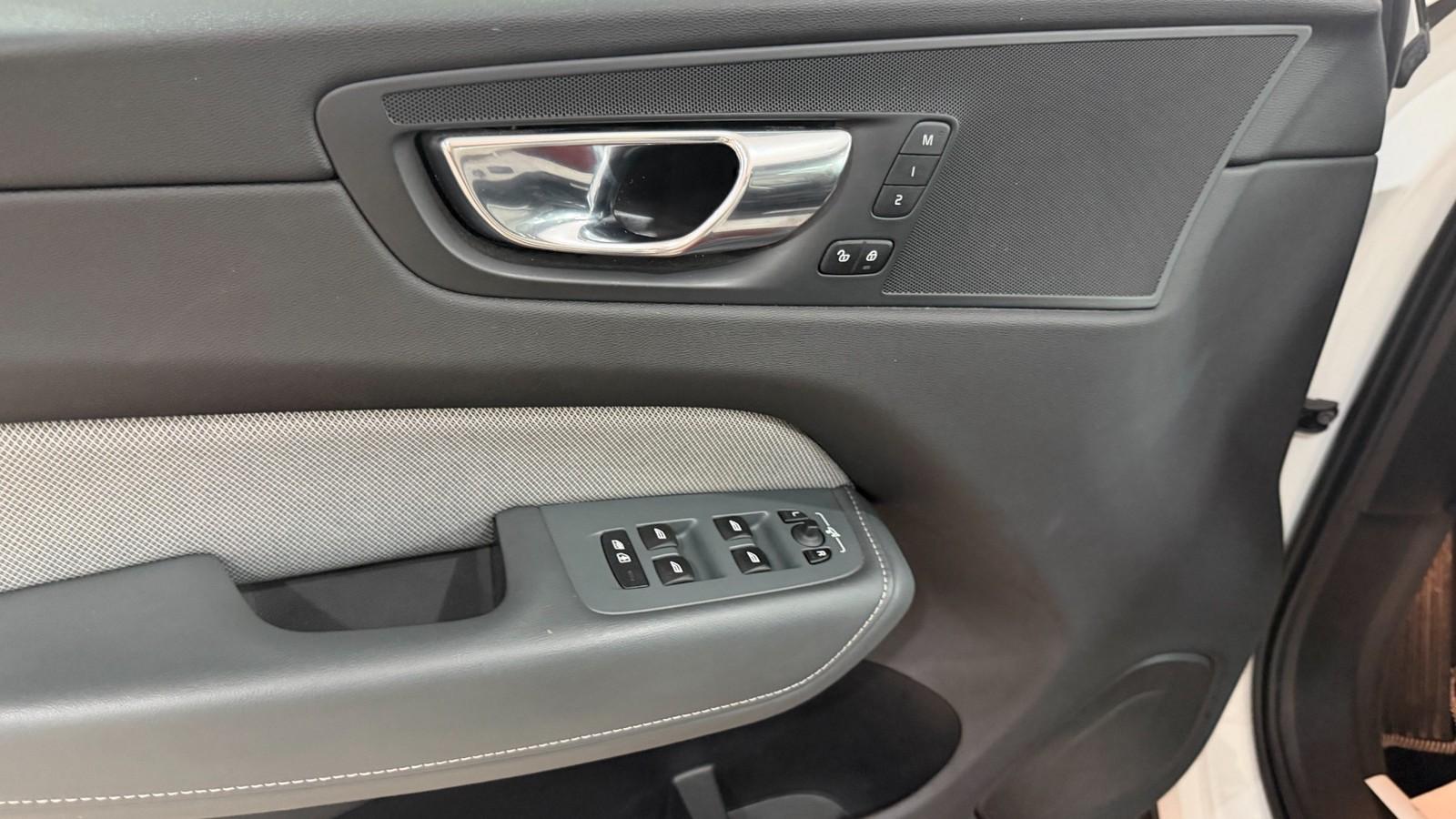 Volvo XC60 D4 R Design 2WD