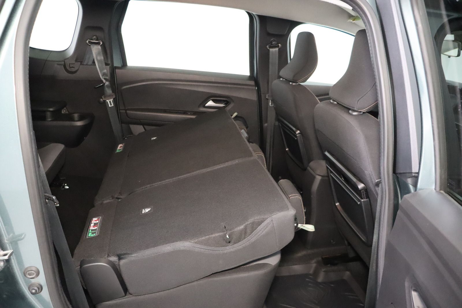 Fahrzeugabbildung Dacia Jogger  TCe * 7-Sitzer * Navi * LED * Sitzhzg.