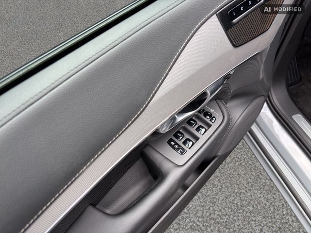 Fahrzeugabbildung Volvo XC90 2.0 PHEV Plus Dark #AWD #Harman/Kardon #Ba