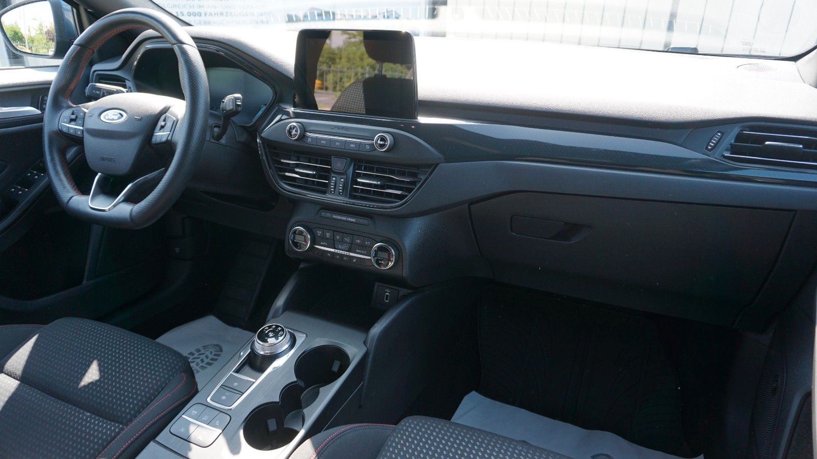 Fahrzeugabbildung Ford Focus Lim. ST-Line, LED, B&O Sound, Navi, Sport