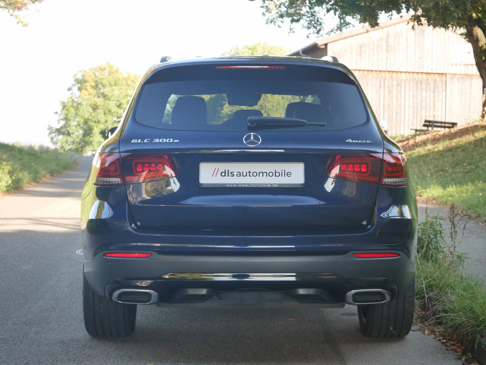 Mercedes-Benz GLC 300 e 4Matic Plug-In-Hybrid//AMG Line
