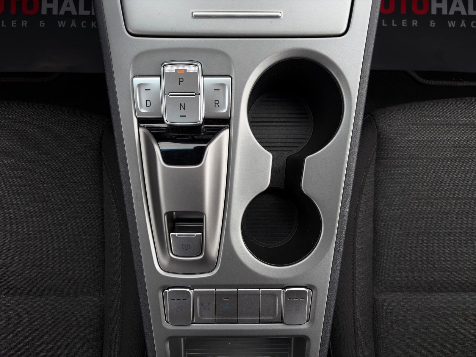 Fahrzeugabbildung Hyundai KONA E Select SHZ LHZ ACC PDC LFA LKA CAM CarPl.