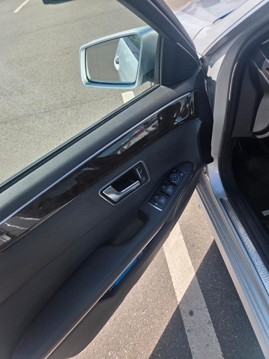 Mercedes-Benz E200 2011 — photo 7