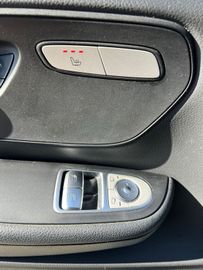 Mercedes V 220 - 12