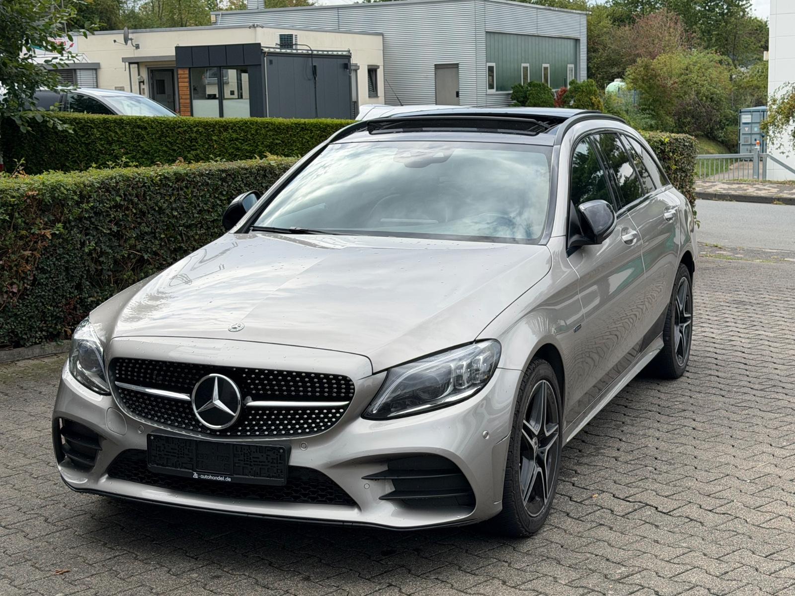 Mercedes-Benz C300 de T AMG Pano  Multibeam Wide AHK Distronic