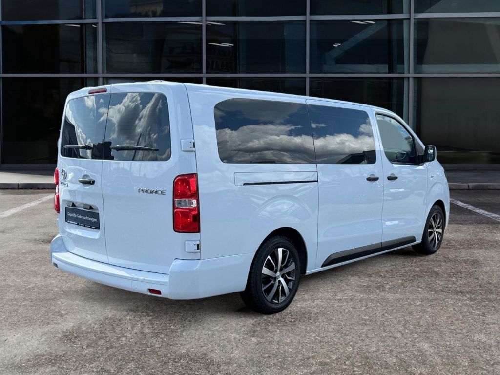 Fahrzeugabbildung Toyota Proace 2,0-l-D-4D L2 (9-Si.) Verso Shuttle