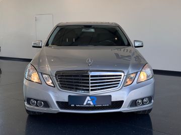 Mercedes E 200 - 4