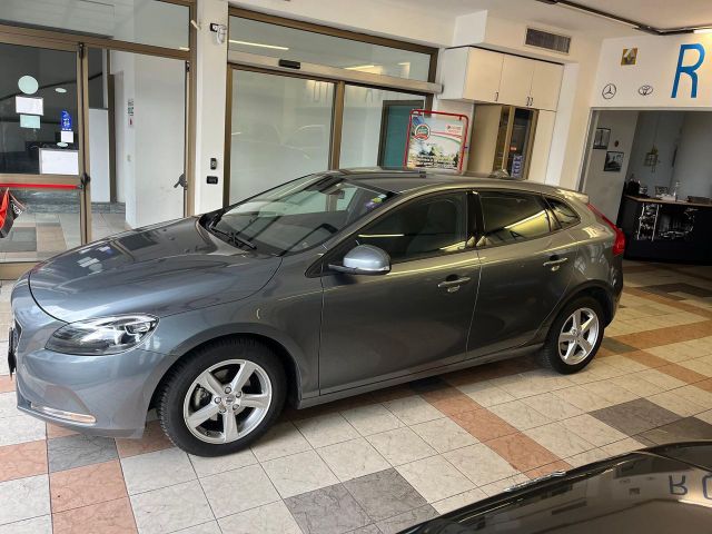 Volvo V40 D2 R-design Momentum