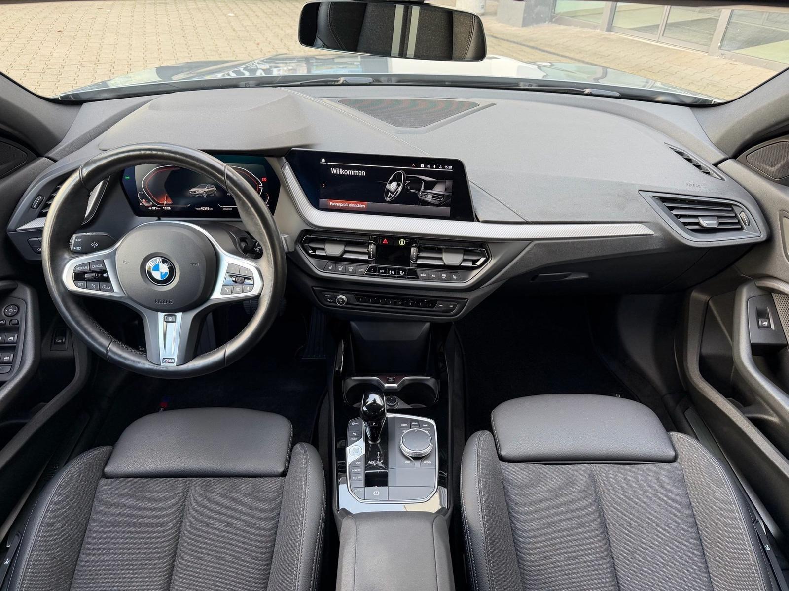 BMW 118i Sport Line LED LC Prof. Navi DA PDC HiFi Lh