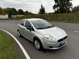 Fiat Grande Punto - Neue AW-Reifen, mit Dashcam - silberne Fiat Grande Punto