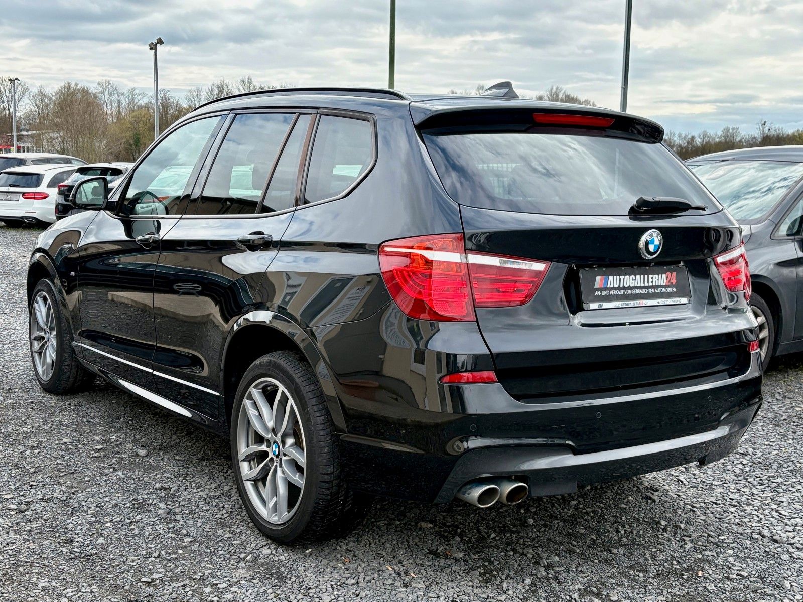 Fahrzeugabbildung BMW X3 xDrive35d Sport-Aut. M SPORTPAKET Navi Leder