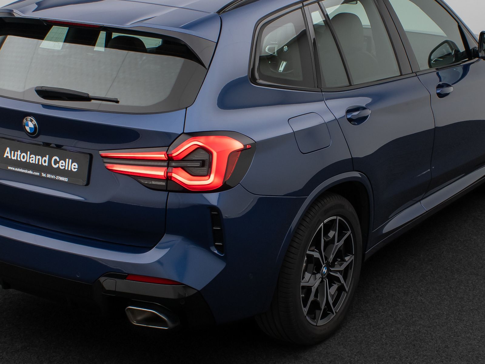Fahrzeugabbildung BMW X3 xD20i  M Sport Panorama Kamera HUD AHK 19Zoll