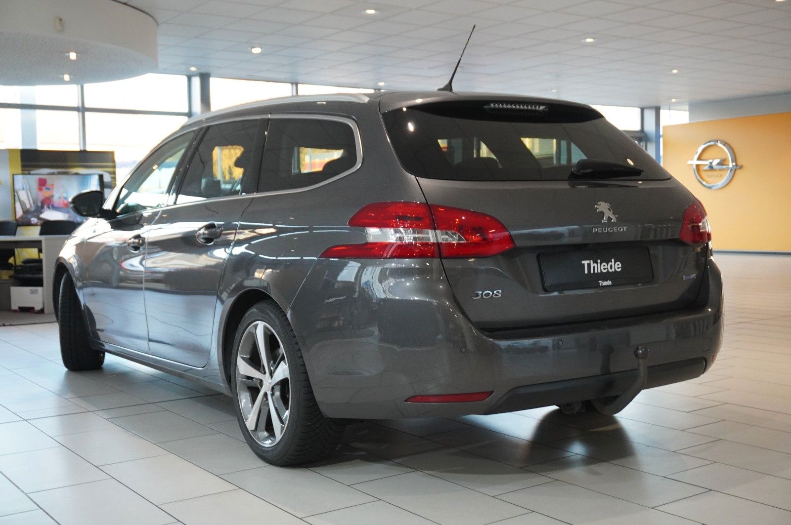 Fahrzeugabbildung Peugeot 308 SW 1.2T ALLURE NAVI/LED/KAMERA/SHZ/SPORT/AHK