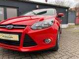 Ford Focus Lim. Titanium/Gut Zustand/1Hand - Ford Focus aus 2011: Limousine