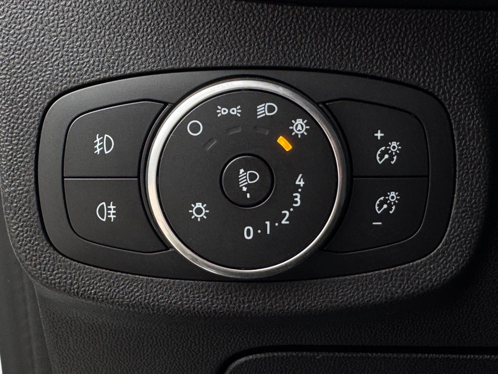 Fahrzeugabbildung Ford Fiesta 1.0 EB Active 140ps Kam Navi Temp SHZ LKA