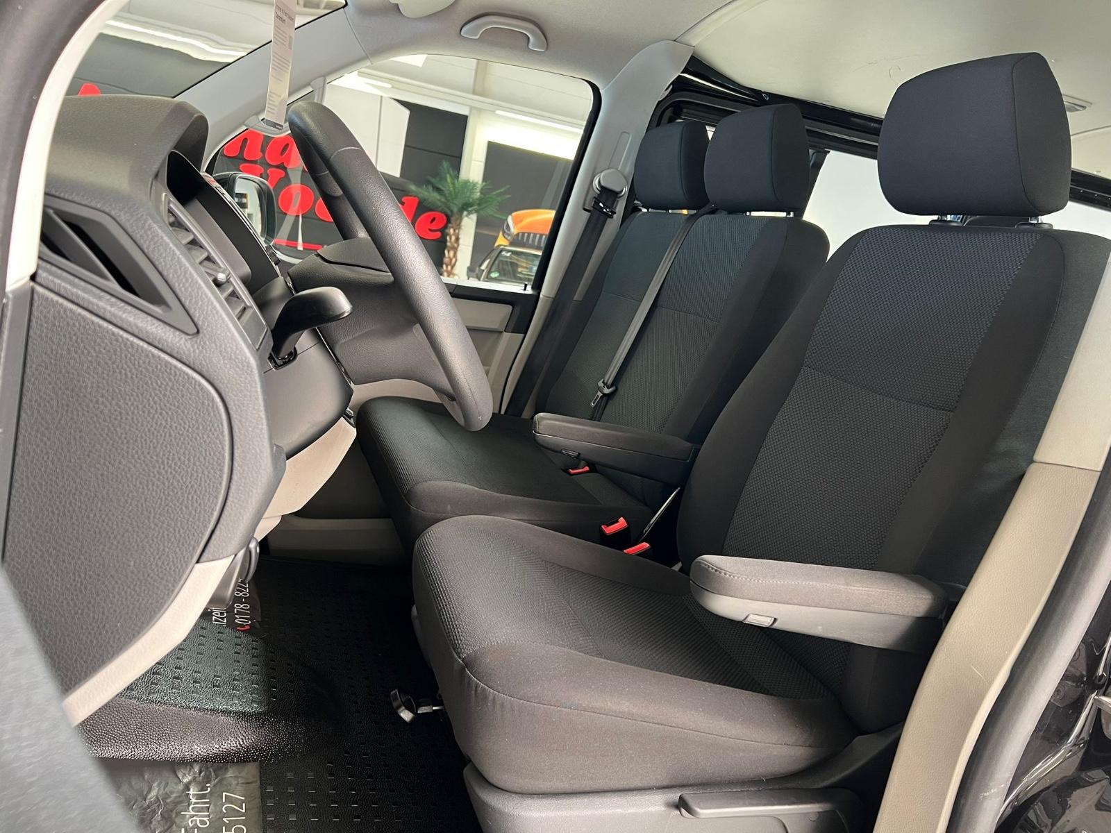 Volkswagen T6 Transporter 2,0 TDI 6xSitzer/Navi/Klima/AHK