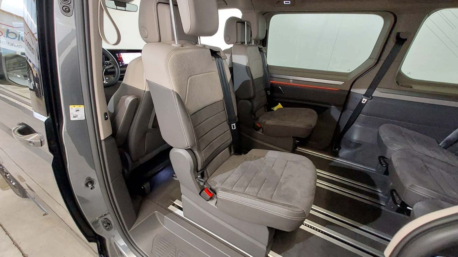 Fahrzeugabbildung Volkswagen T7 Multivan 2.0 TSI DSG Lang Edition °360°STHZ°