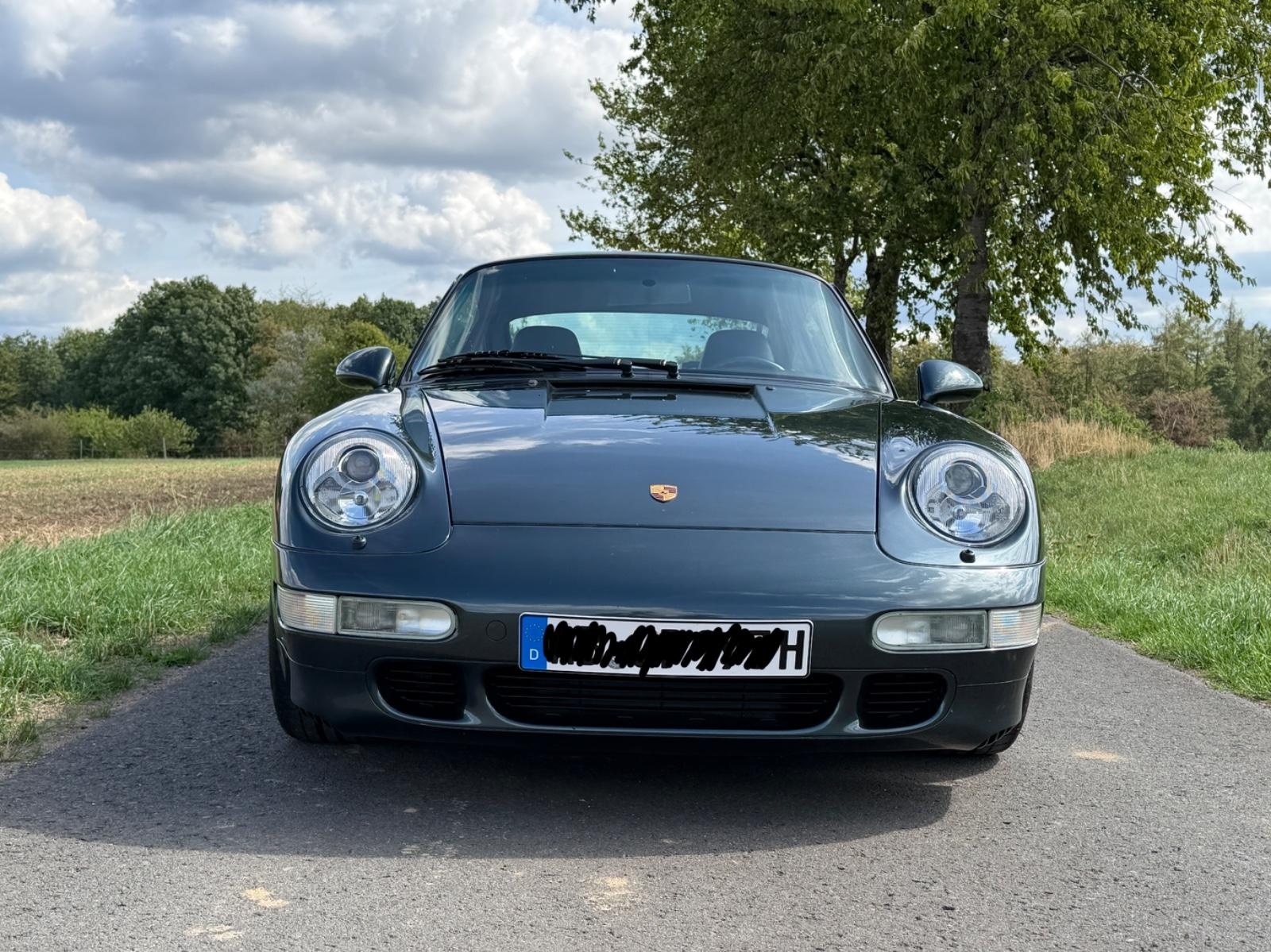 Porsche 993 Carrera 4 Coupé Aventuragrün H-Kennzeichen