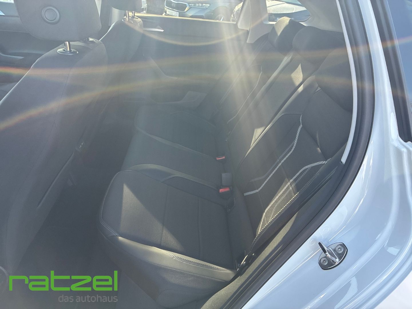 Fahrzeugabbildung Volkswagen Taigo Style 1.0 TSI DSG AHK-abnehmbar Navi Rückf