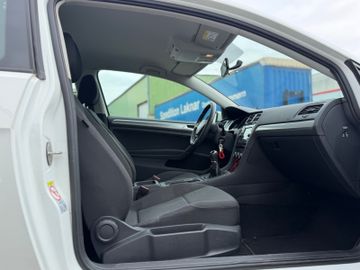 Volkswagen Golf - 10