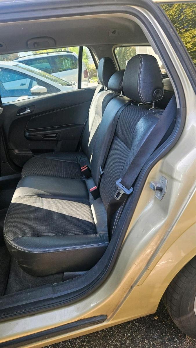 Opel Astra 2004 — photo 8