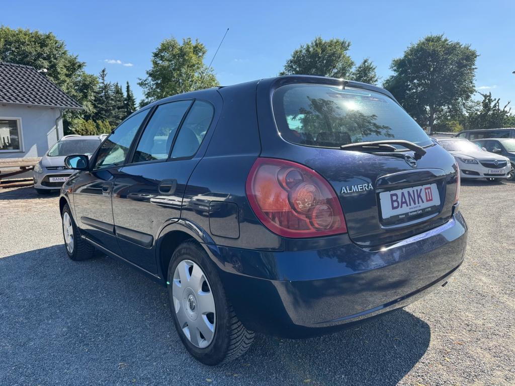 Nissan Almera