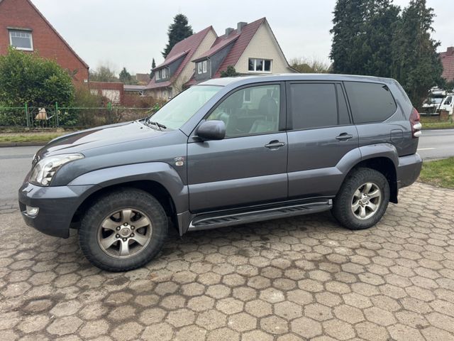 Toyota Land Cruiser 3.0 D-4D Executive*7-Sitzer+Leder*