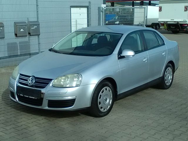 Volkswagen Jetta 1.6 Trendline 1 Hand