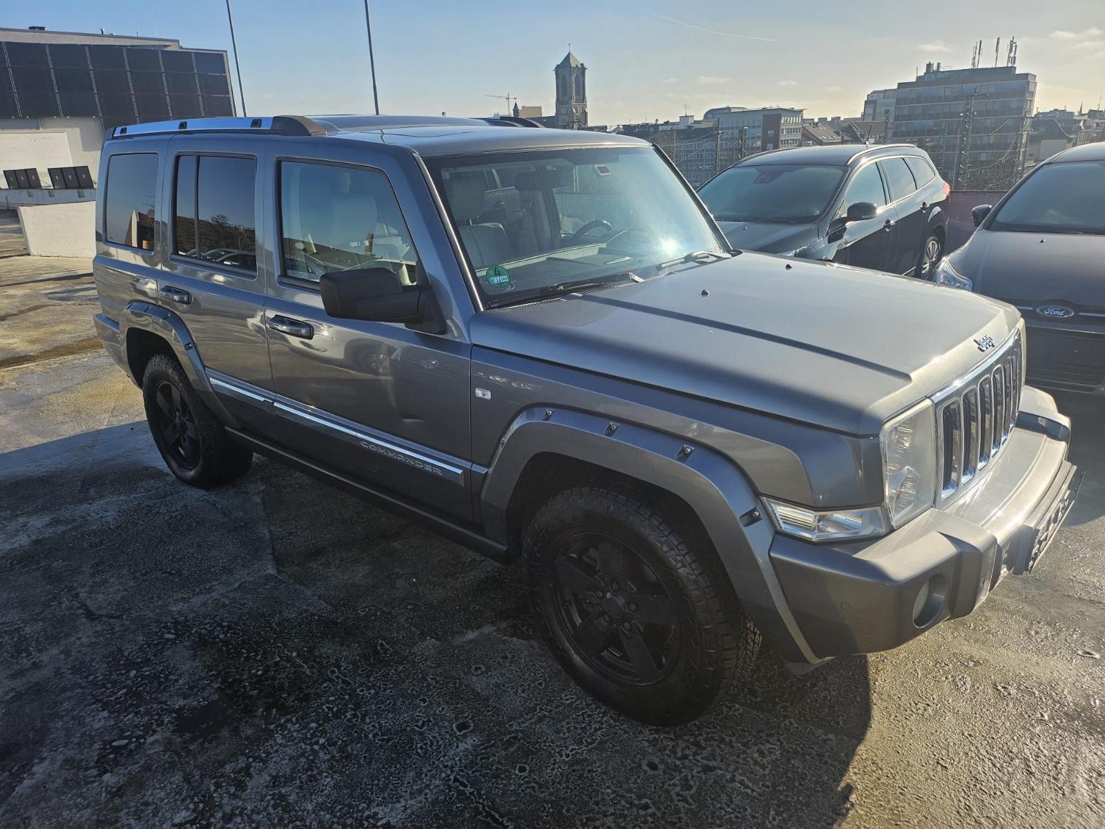 Jeep Commander 3.0 V6,Aut.7Sitzer,Leder,Xenon,AHK,PDC