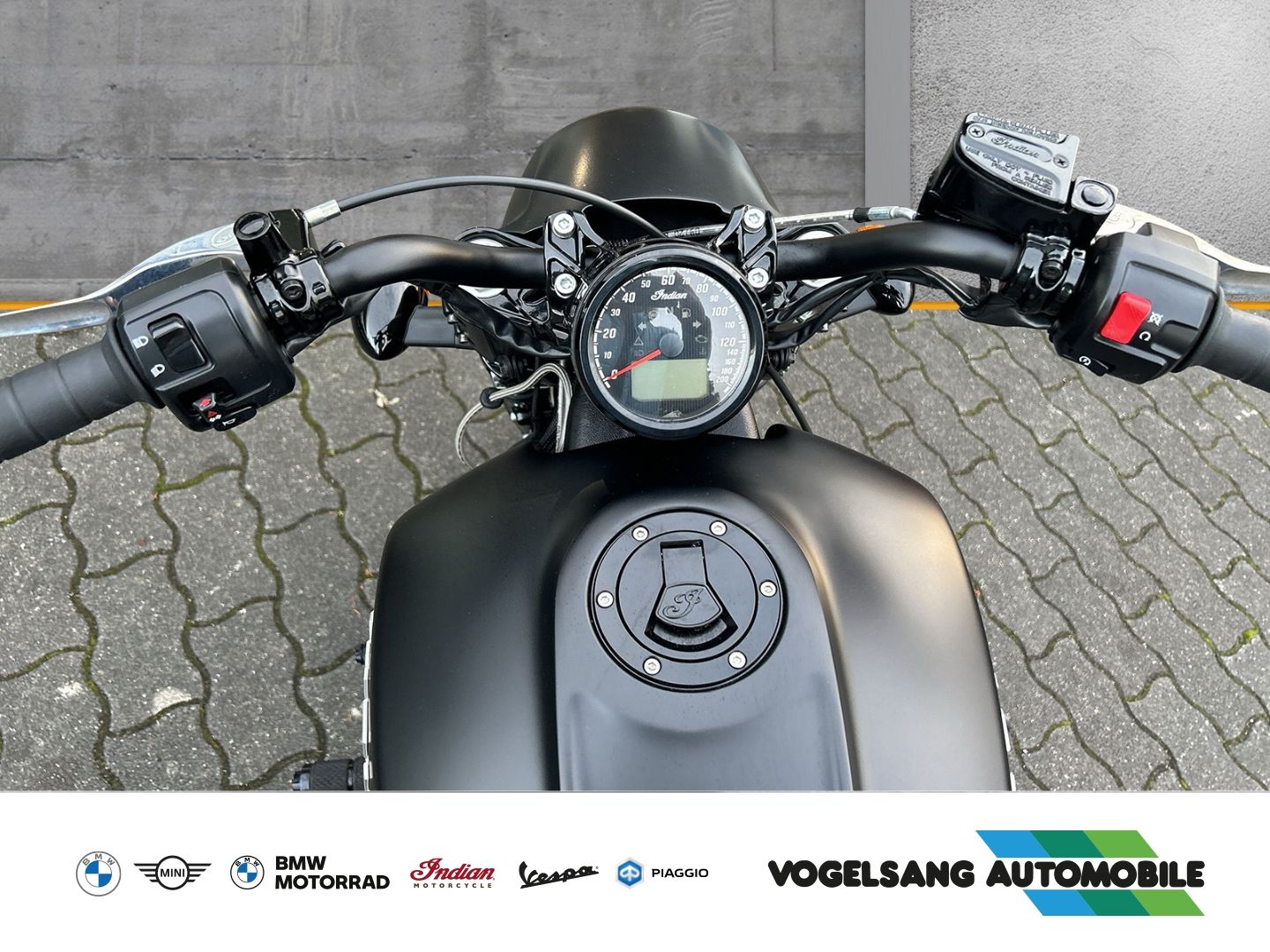 Fahrzeugabbildung Indian Scout Bobber, vorverlegte Fußrasten, ....