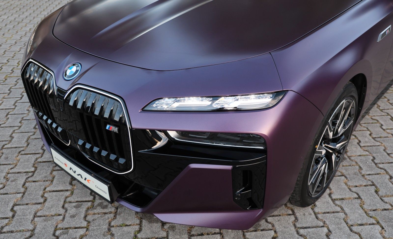 BMW i7 xDrive M70 Individual Executive Lounge Fond imagem 2