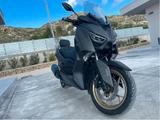 Yamaha X-Max 300 Tech Max Sport-Roller in Mat Dark Gray - YAMAHA R3